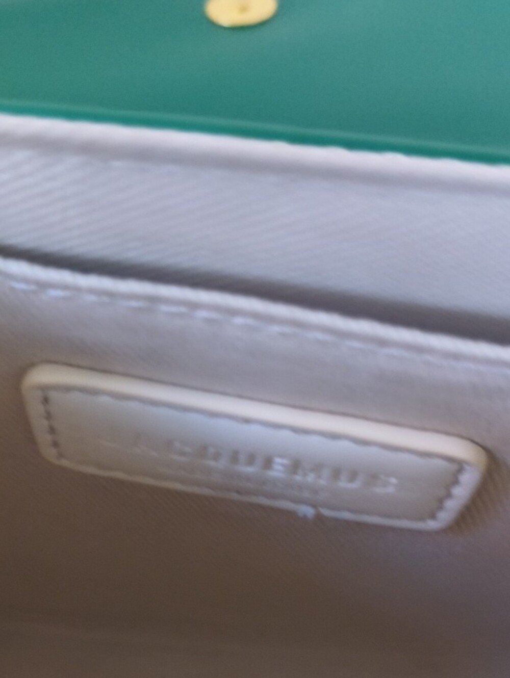 NWOT Jacquemus Emerald Green Shoulder Bag with Gold Chain Strap - Picture 4 of 6